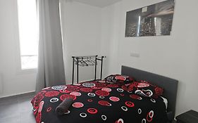 1 Studio Cosy avec WIFI Meulan EN Y